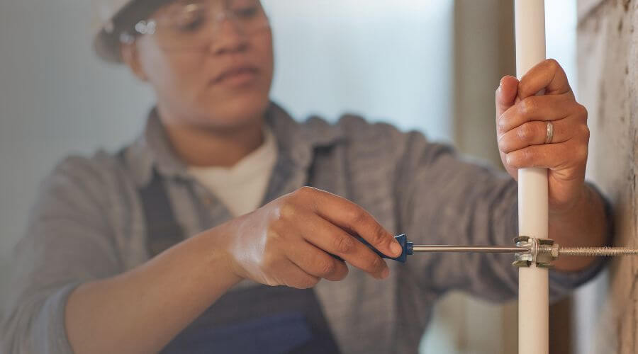 Professional industrial roofing company in D Lo, MS